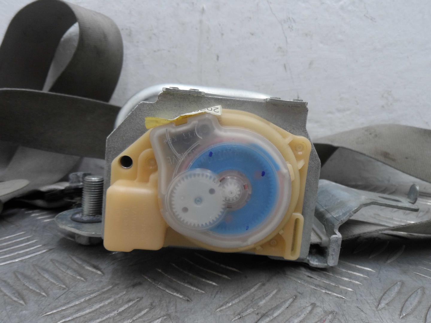 Ремень безопасности