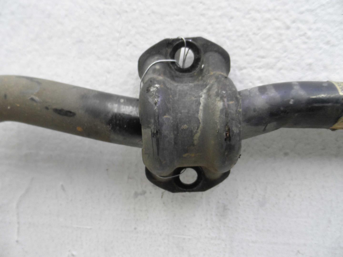 Стабилизатор передний