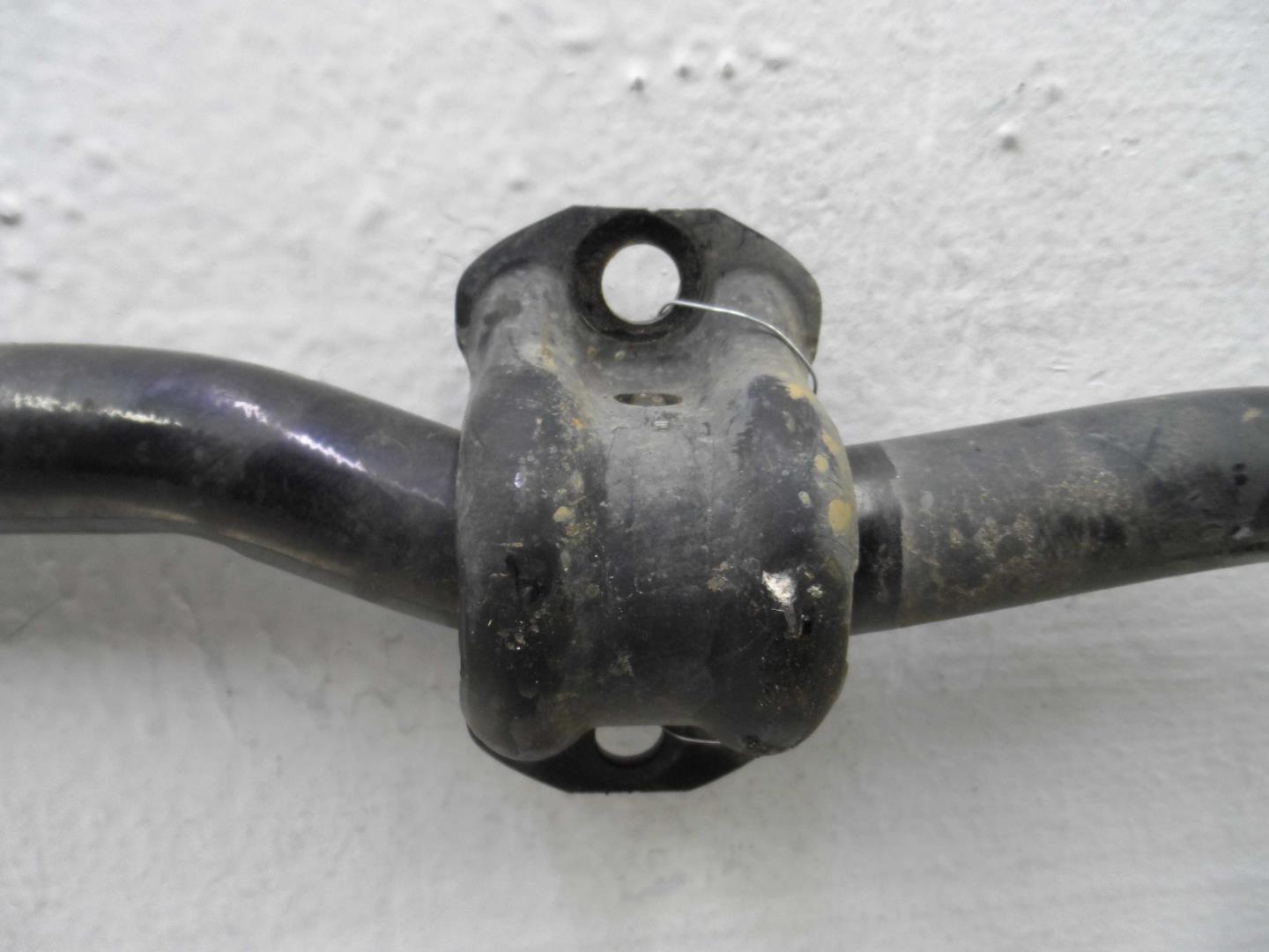 Стабилизатор передний