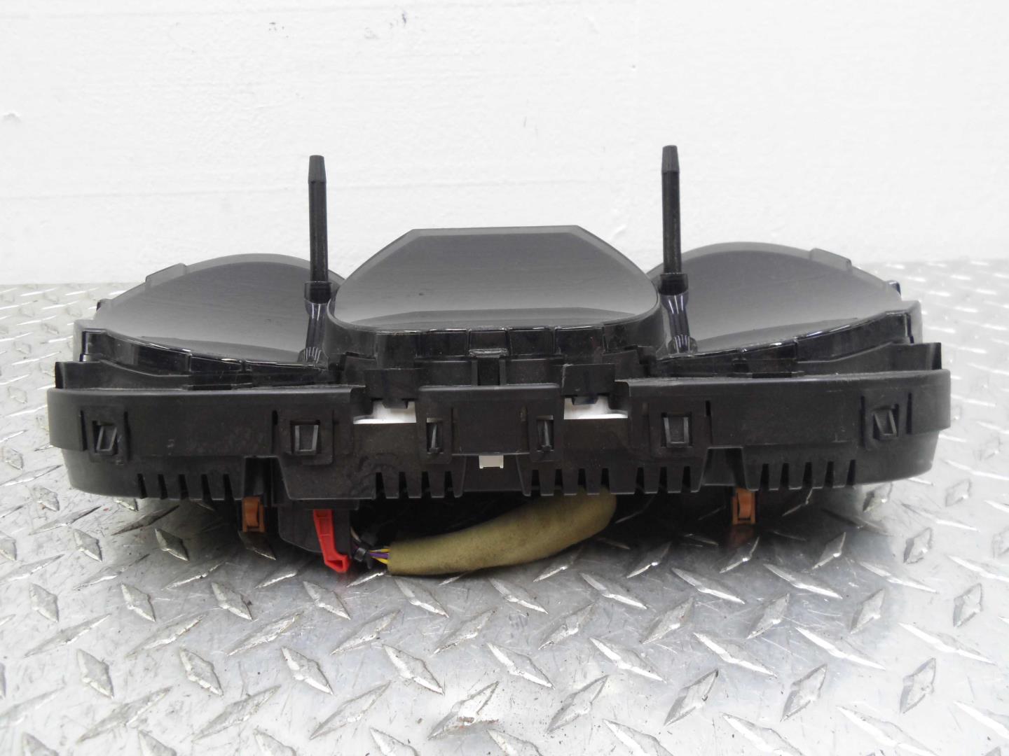 Панель приборов