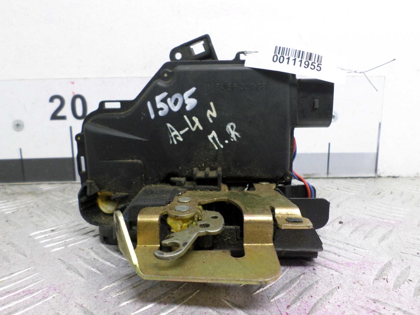 Замок двери передней правой