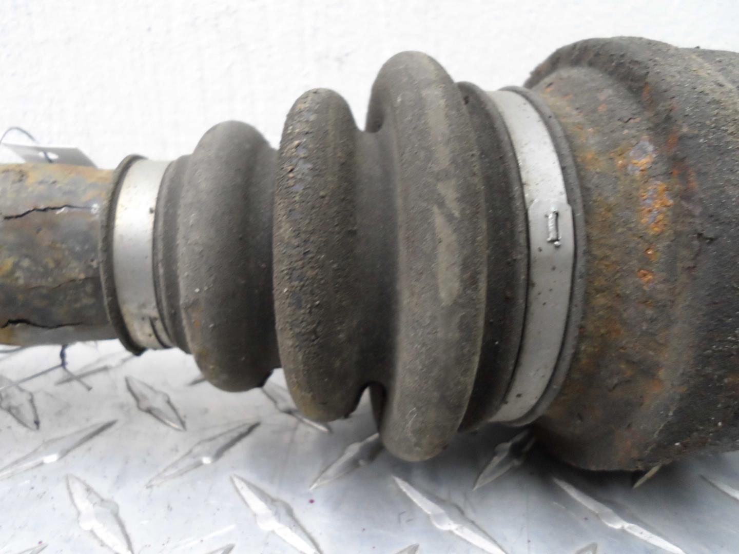 Полуось задняя левая