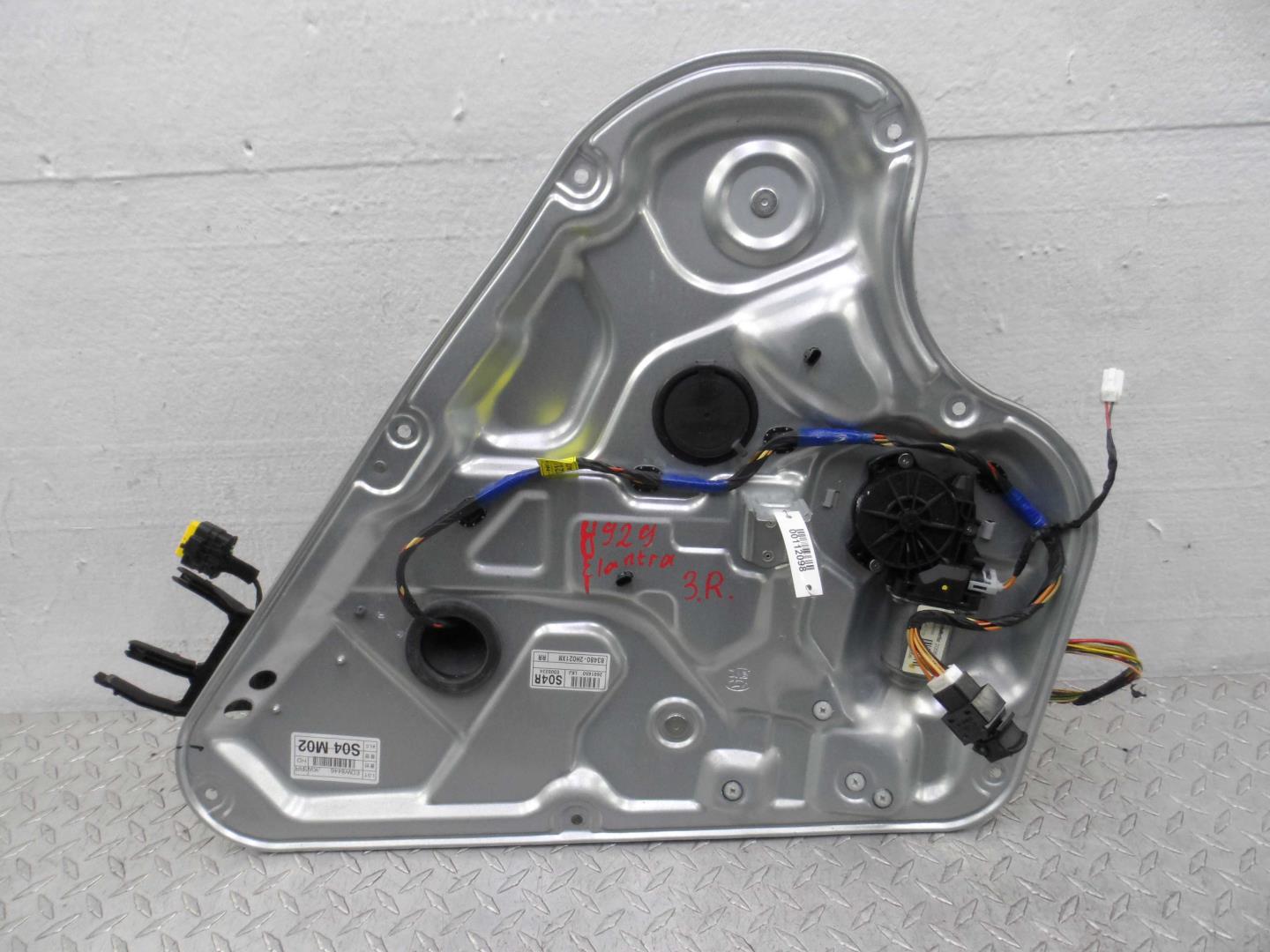 Стеклоподъемник электр. задний правый