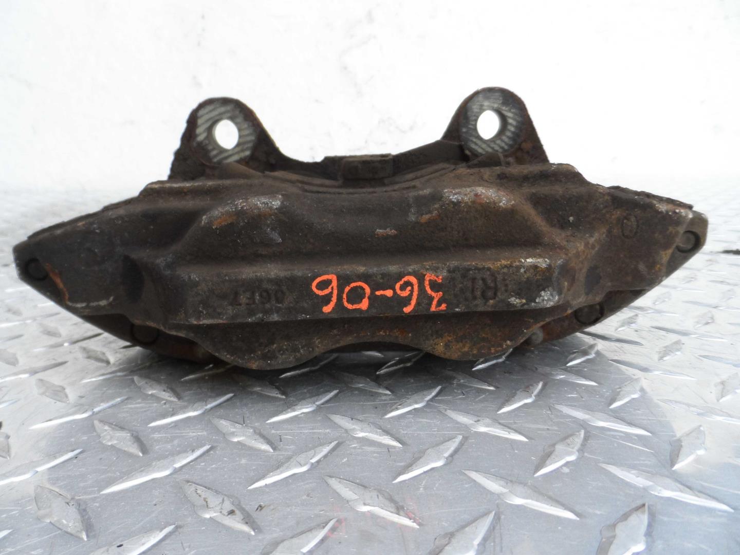 Суппорт передний правый