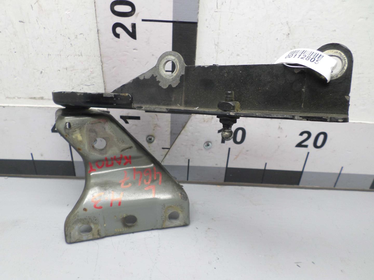 Петля капота левая