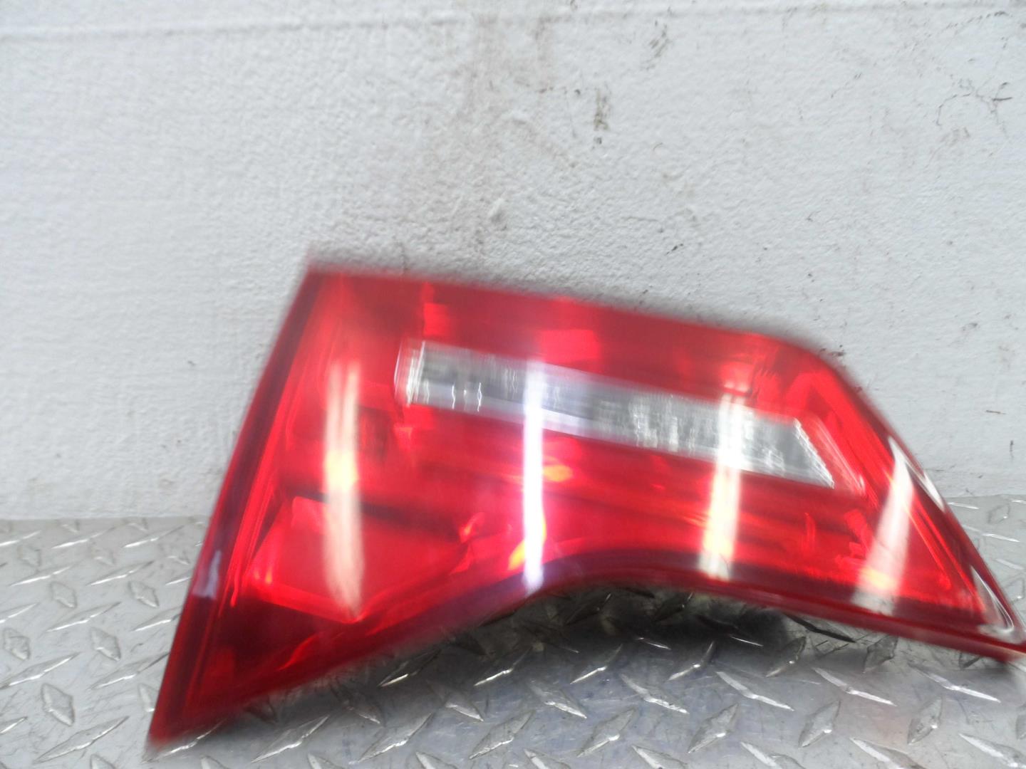 Фонарь задний внутренний левый