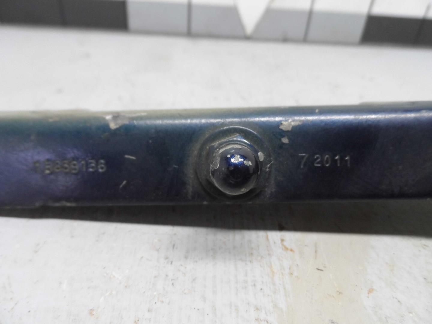 Петля капота левая