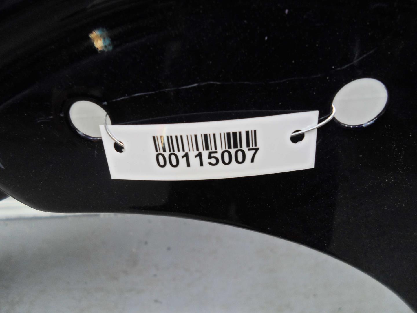 Крыло переднее левое