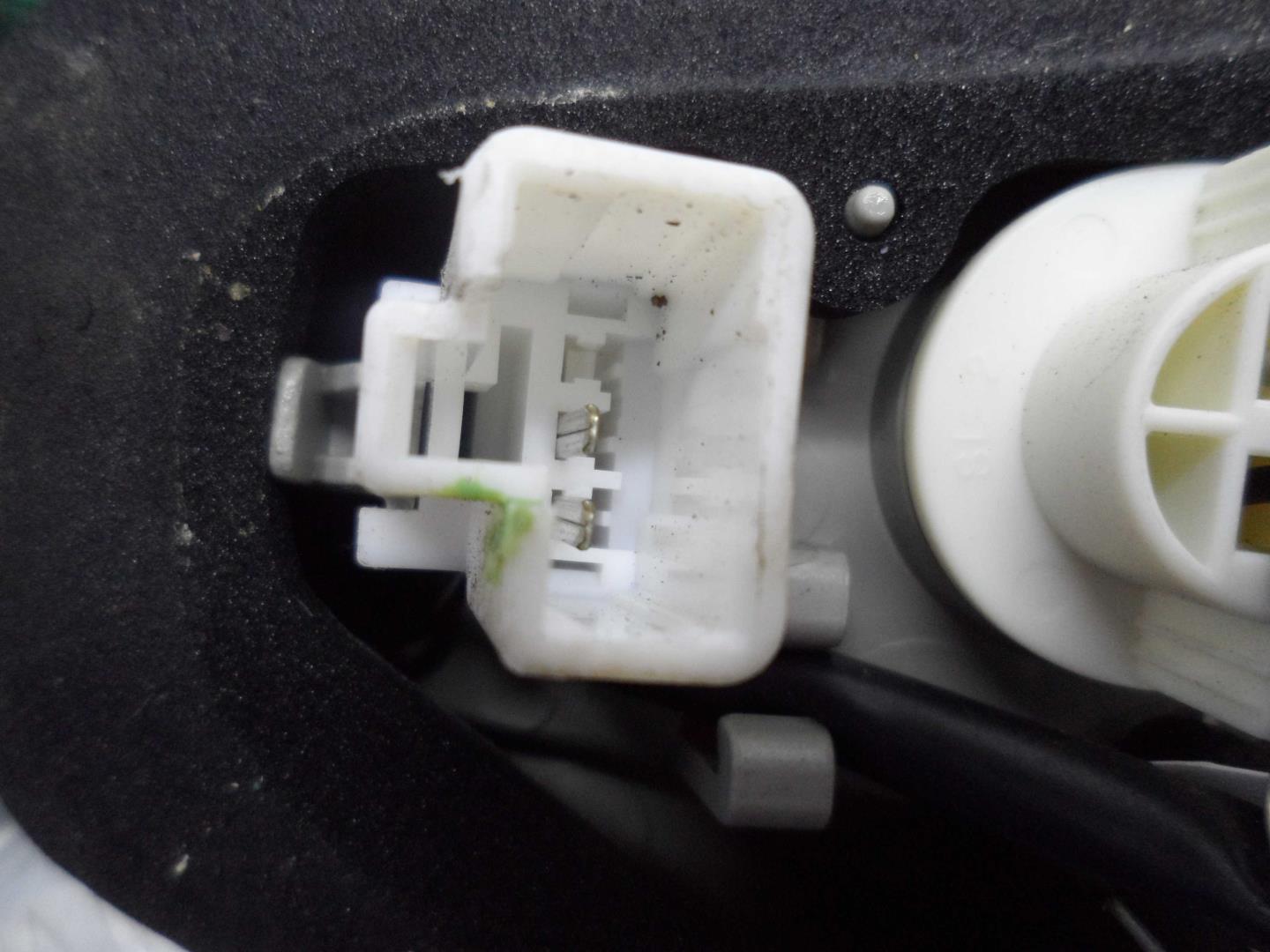 Фонарь задний внутренний левый