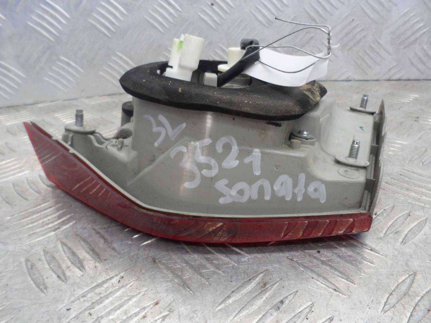 Фонарь задний внутренний левый