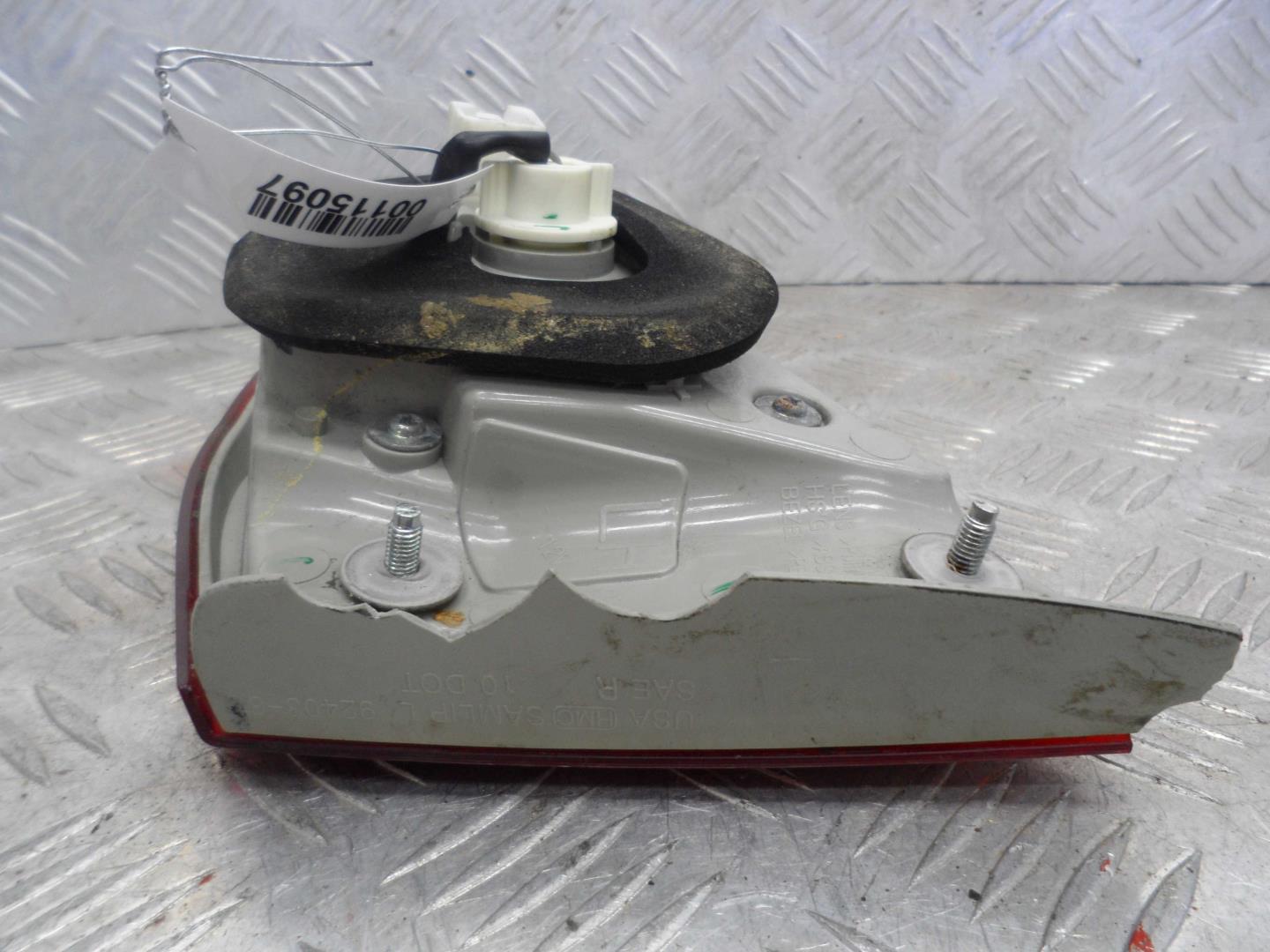 Фонарь задний внутренний левый