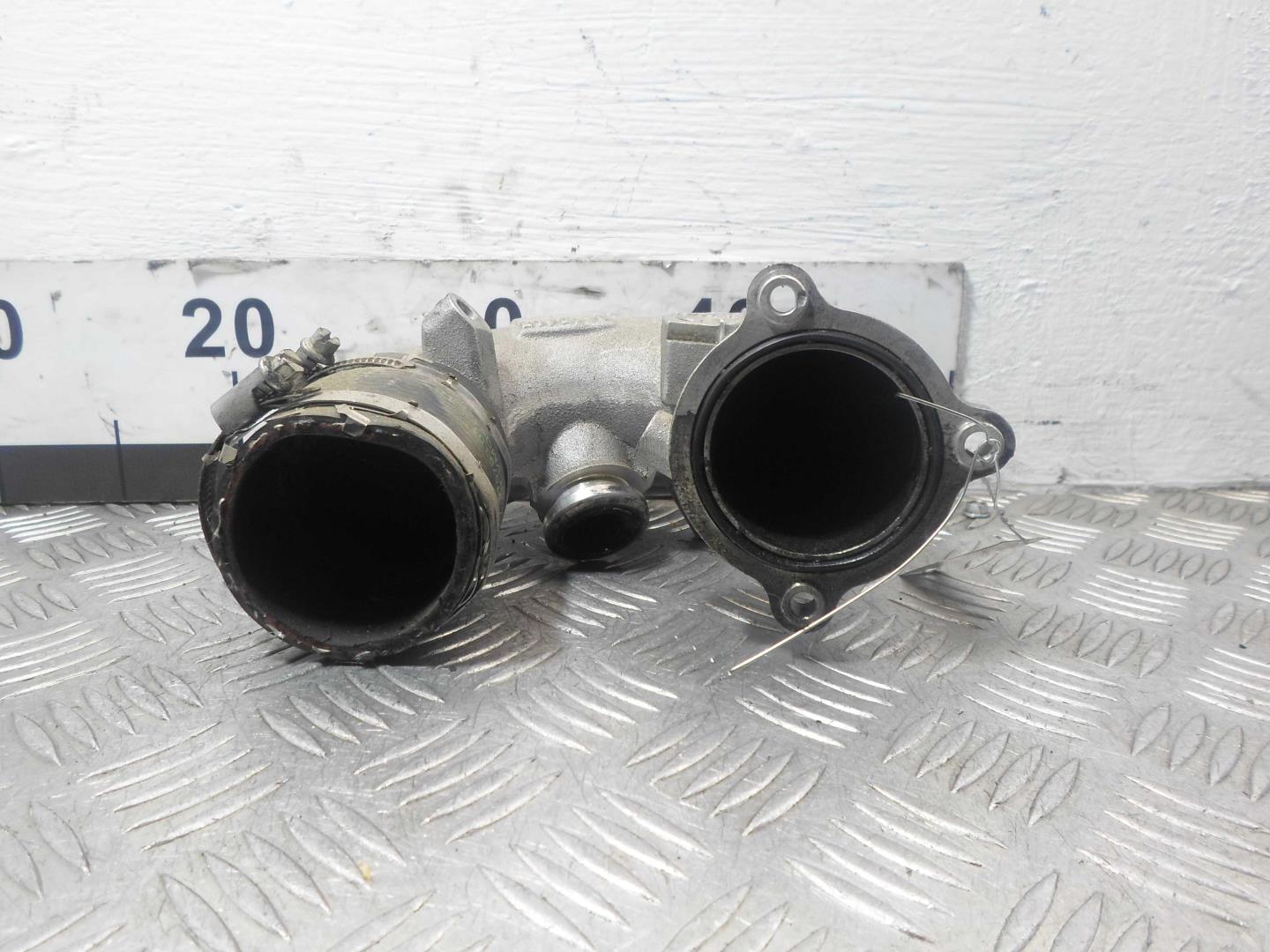 Патрубок интеркулера