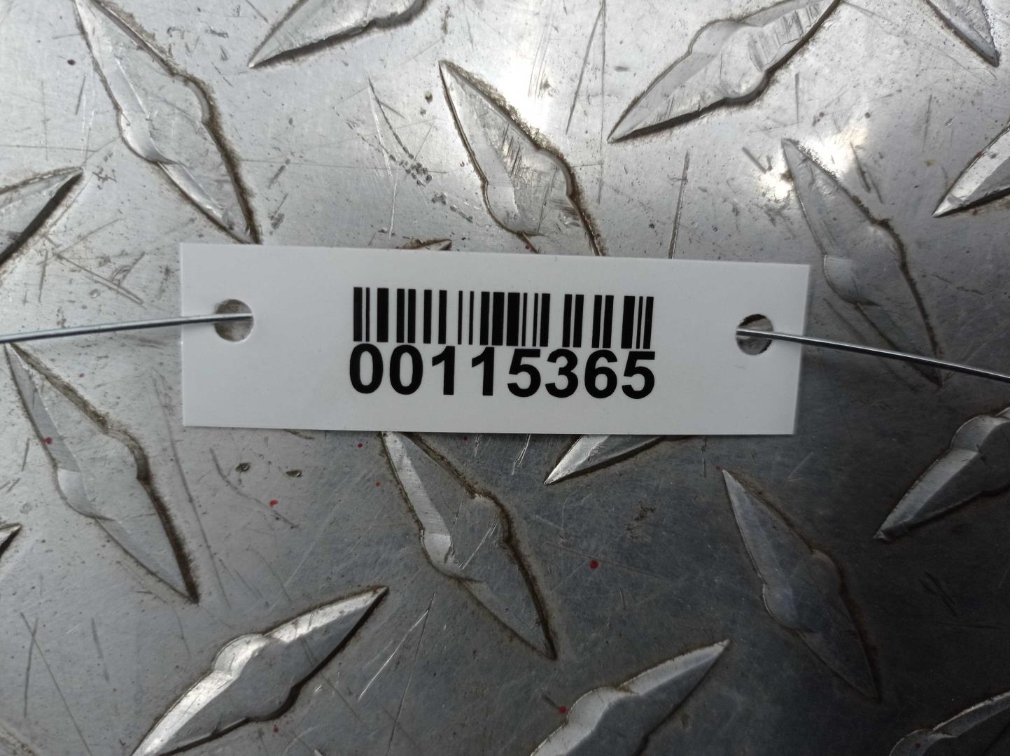 Стекло двери передней правой