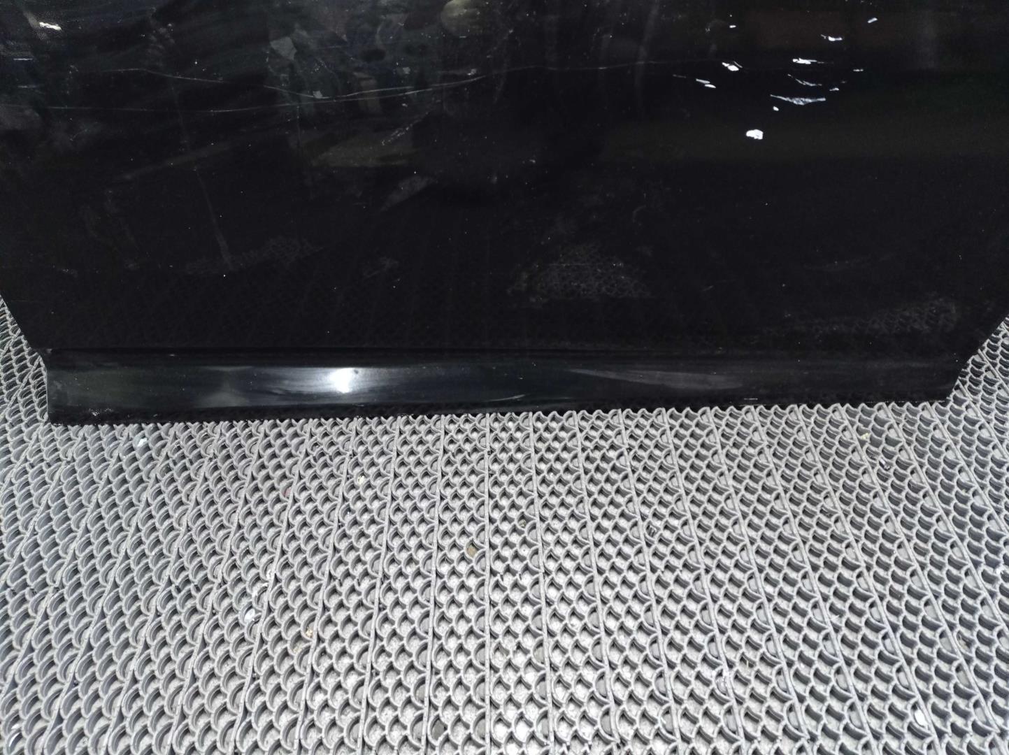 Стекло двери передней правой