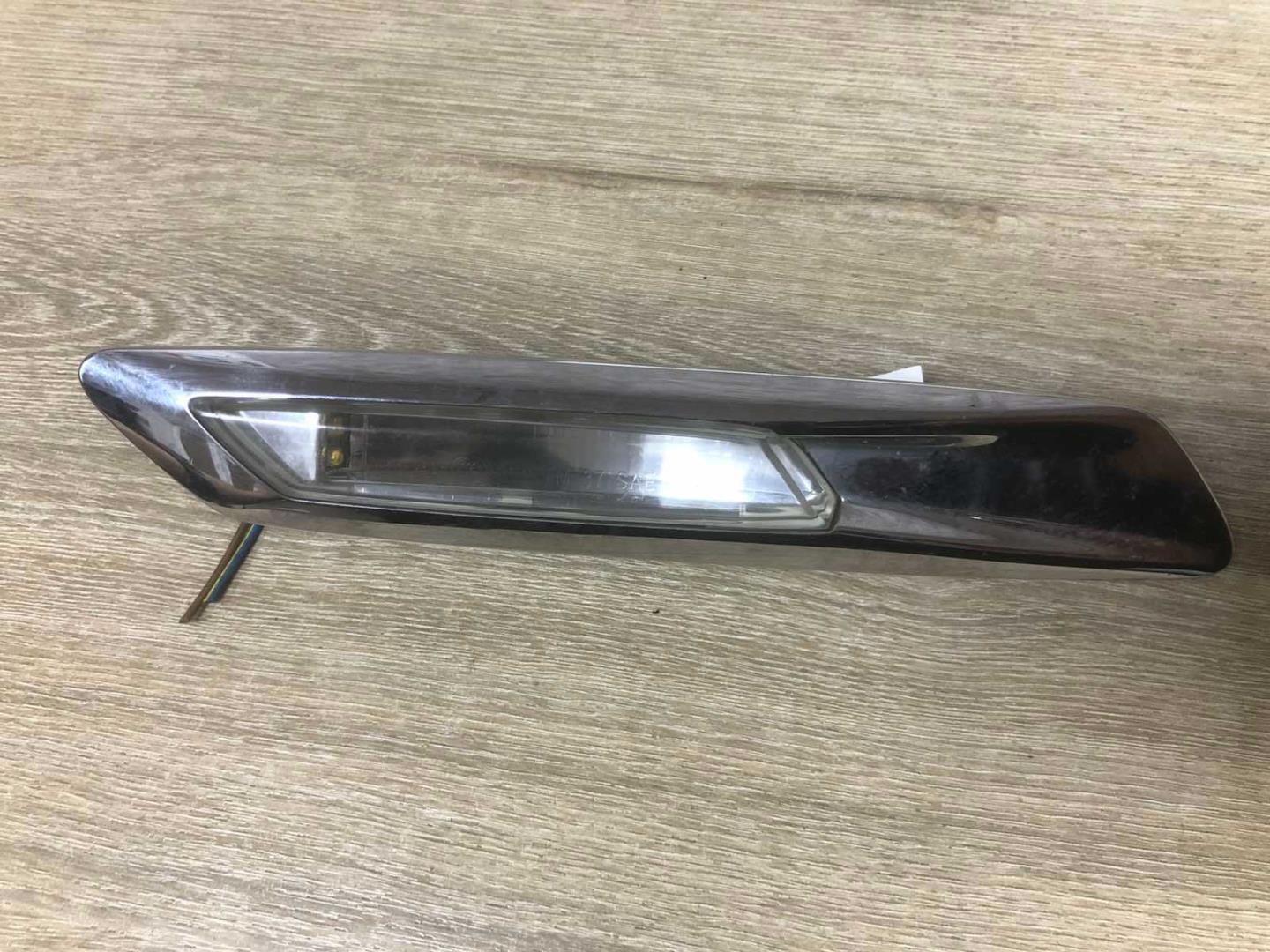 Указатель поворота левый