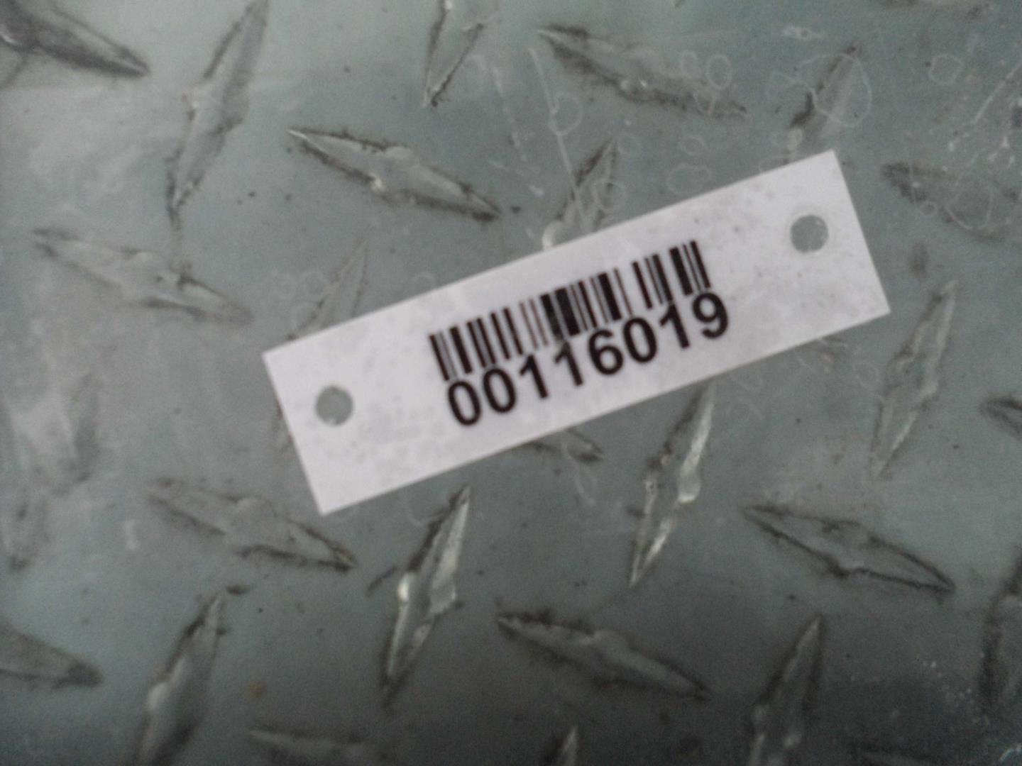 Стекло двери задней левой