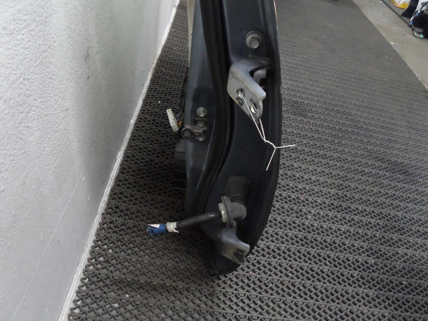 Дверь передняя левая