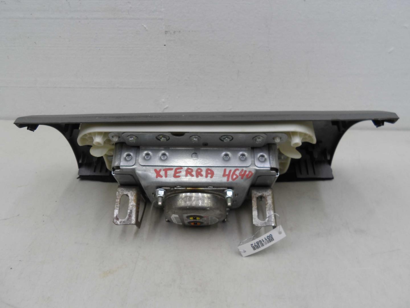 Подушка безопасности пассажирская (в торпедо)