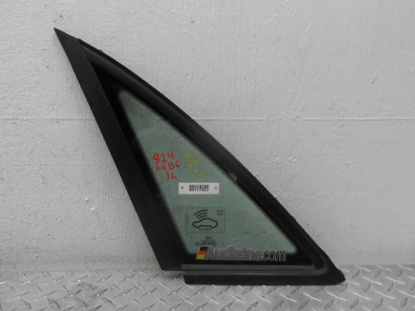 Стекло двери задней левой