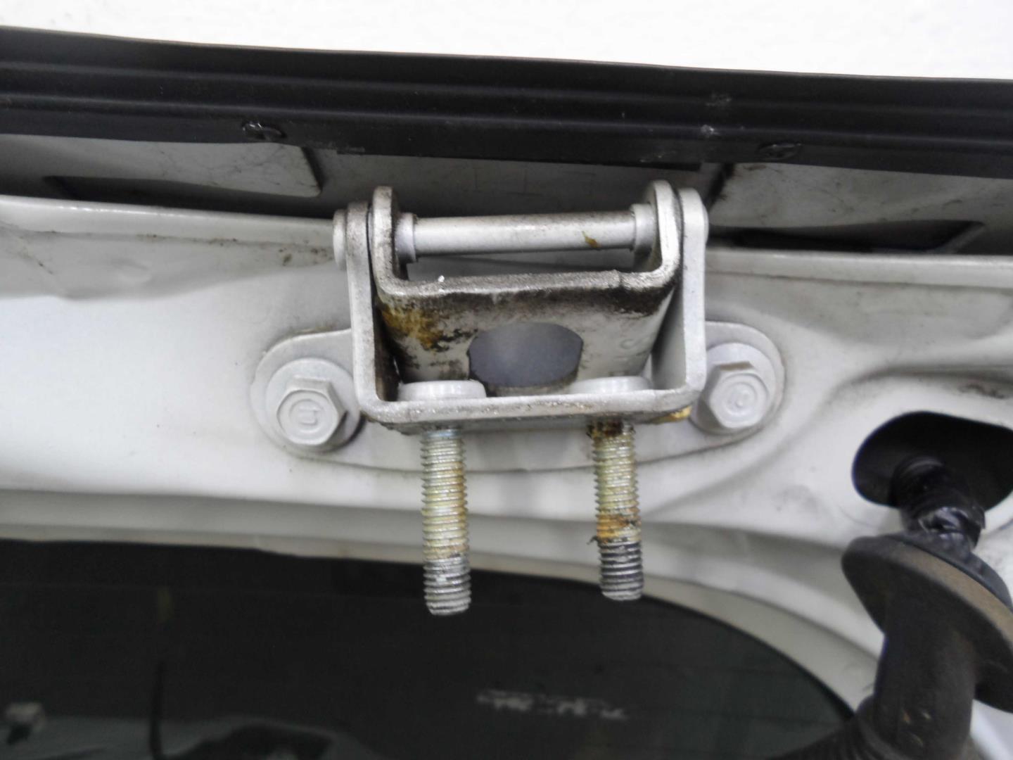 Замок багажника