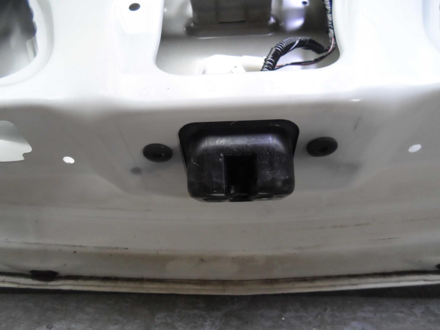 Замок багажника