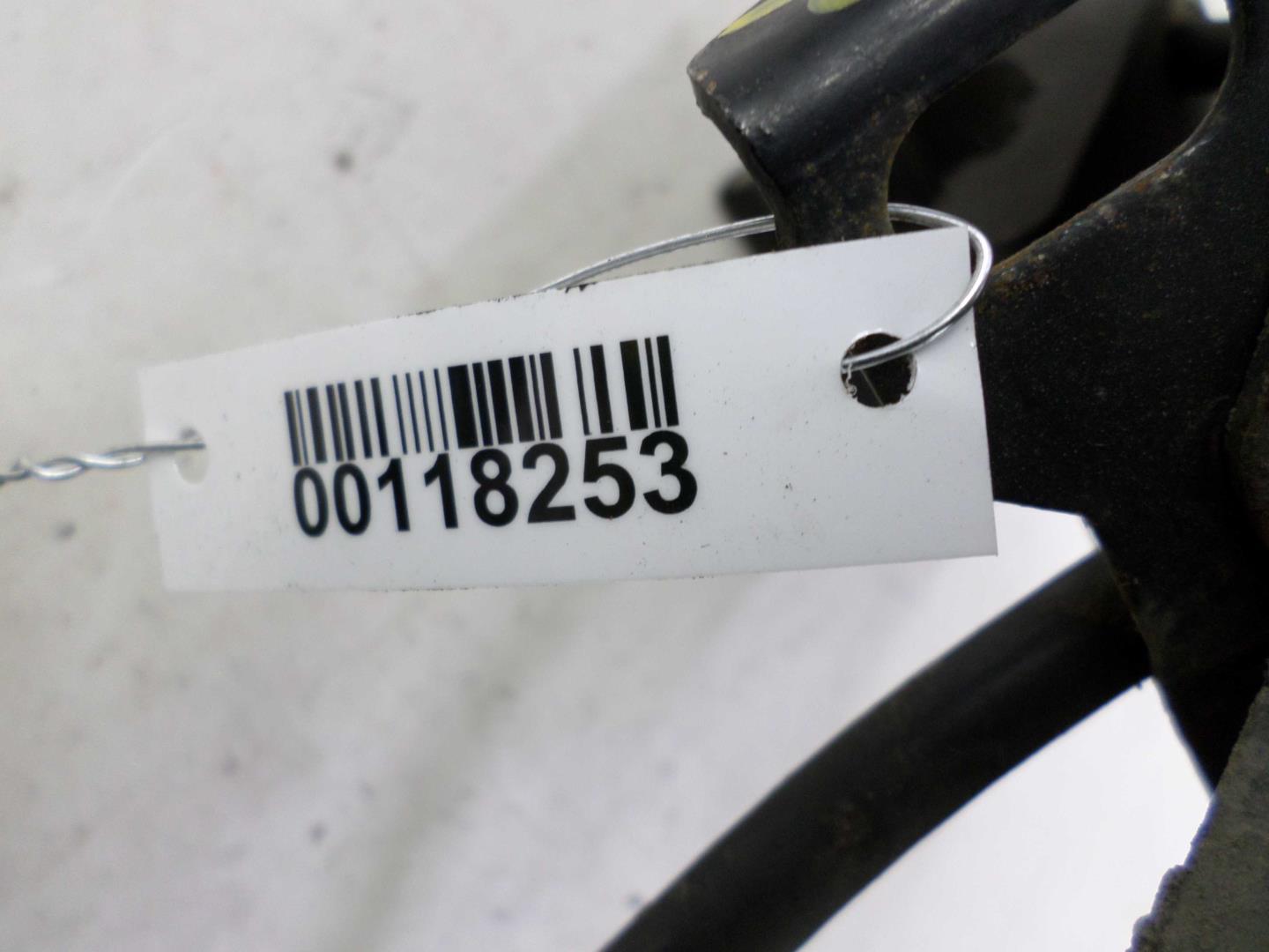 Замок капота