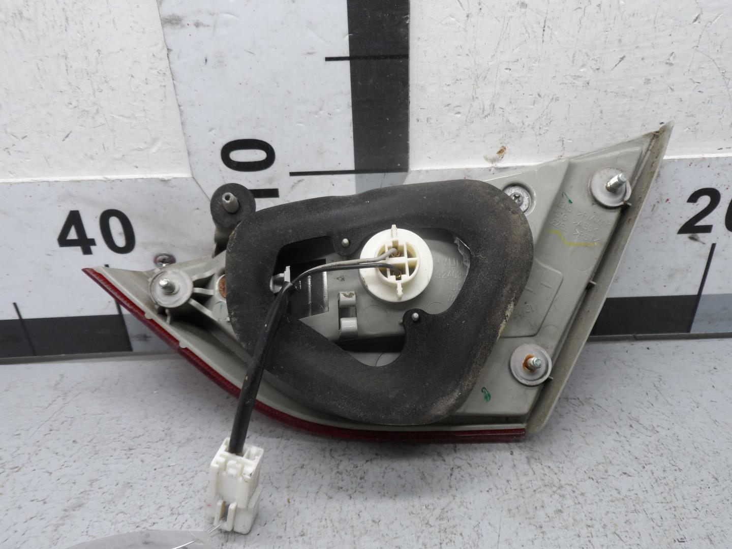 Фонарь задний внутренний левый