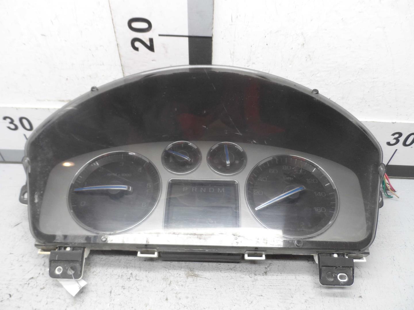 Панель приборов