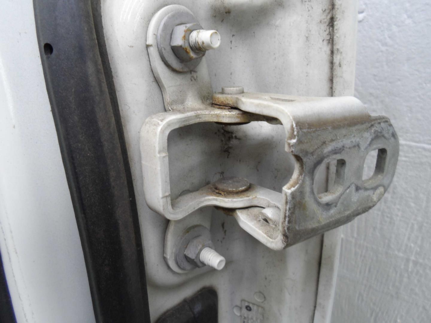 Ручка двери передней наружная левая