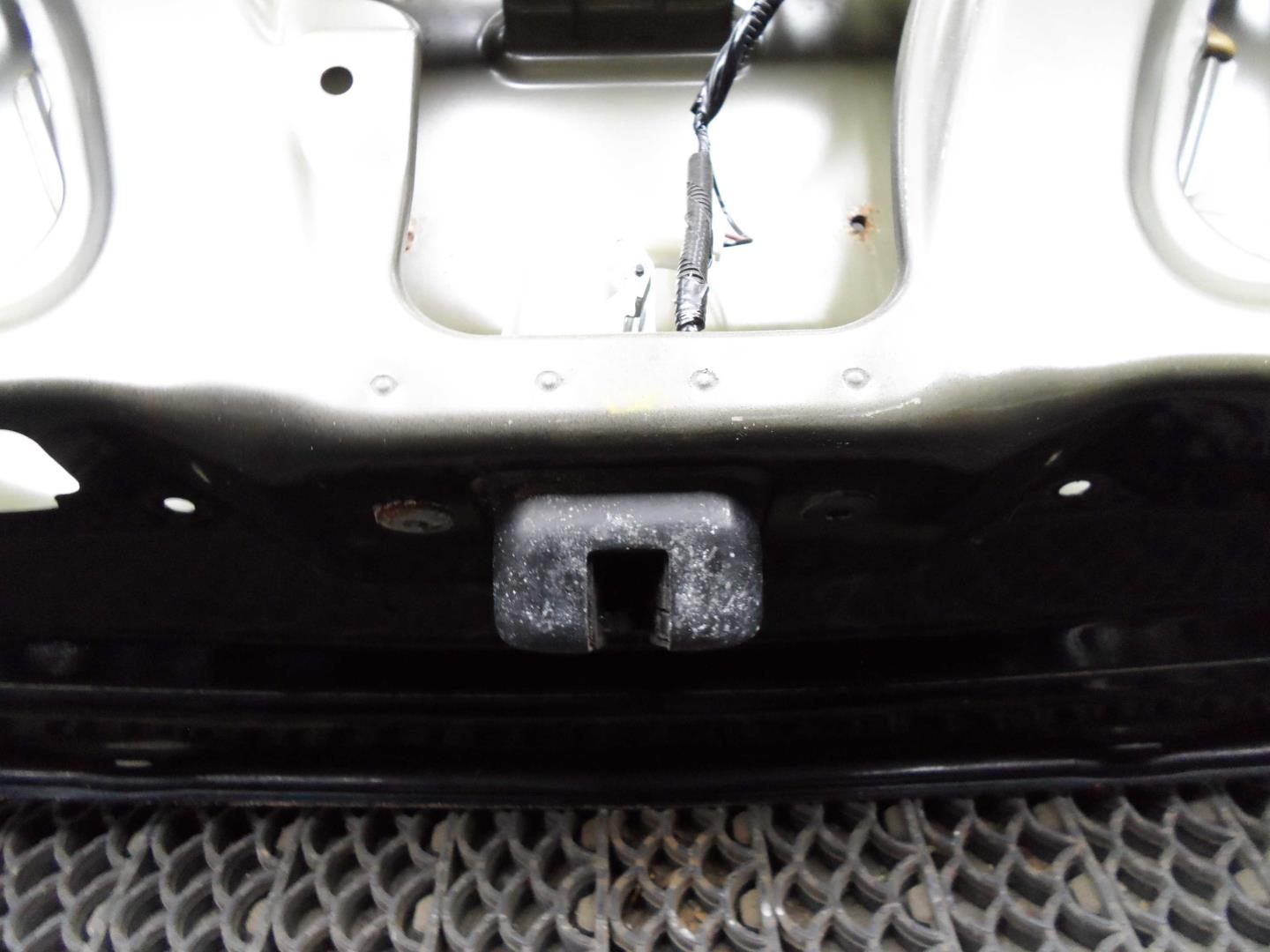 Замок багажника