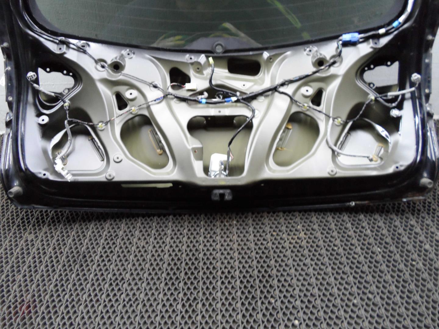 Замок багажника