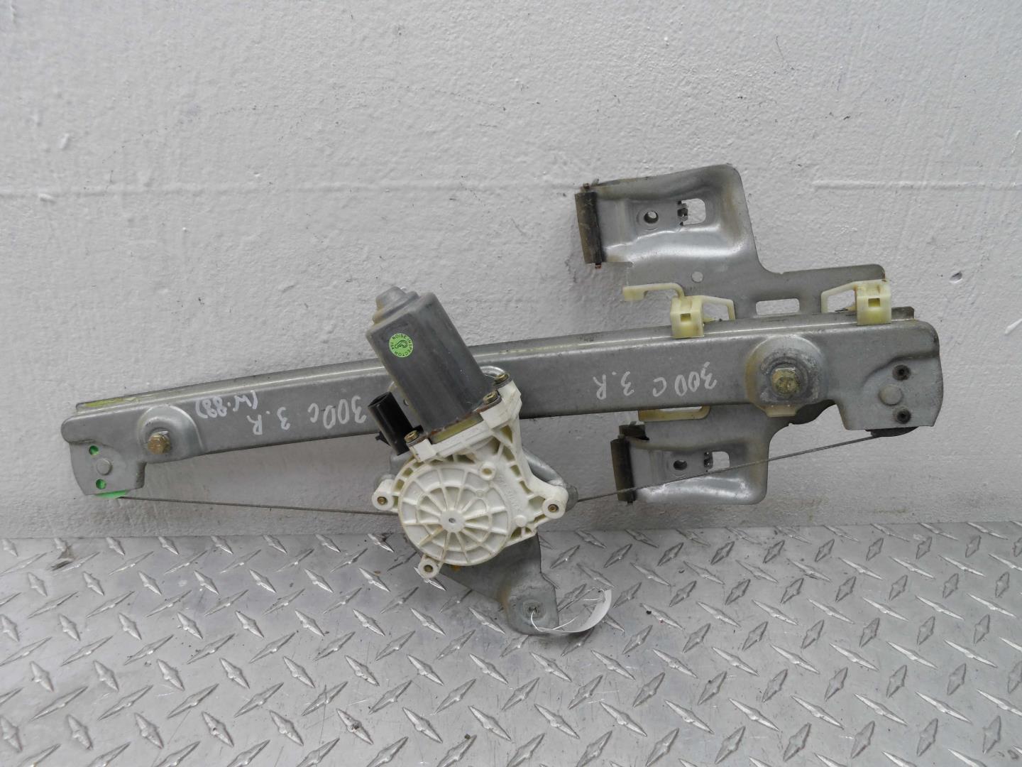 Стеклоподъемник электр. задний правый