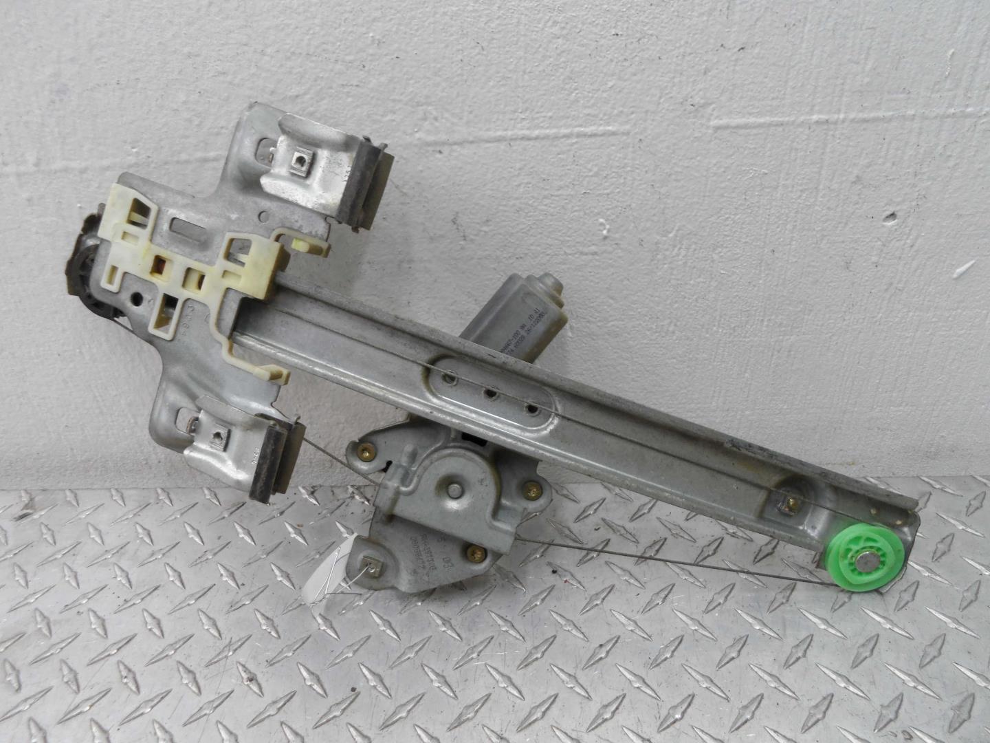 Стеклоподъемник электр. задний правый