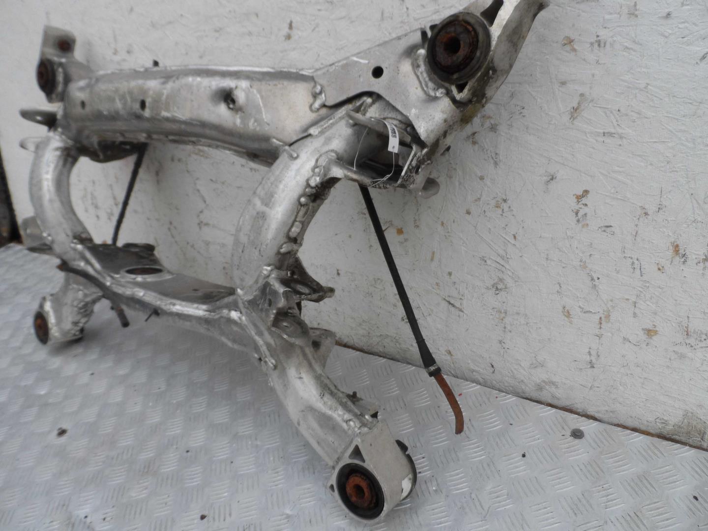 Балка задняя