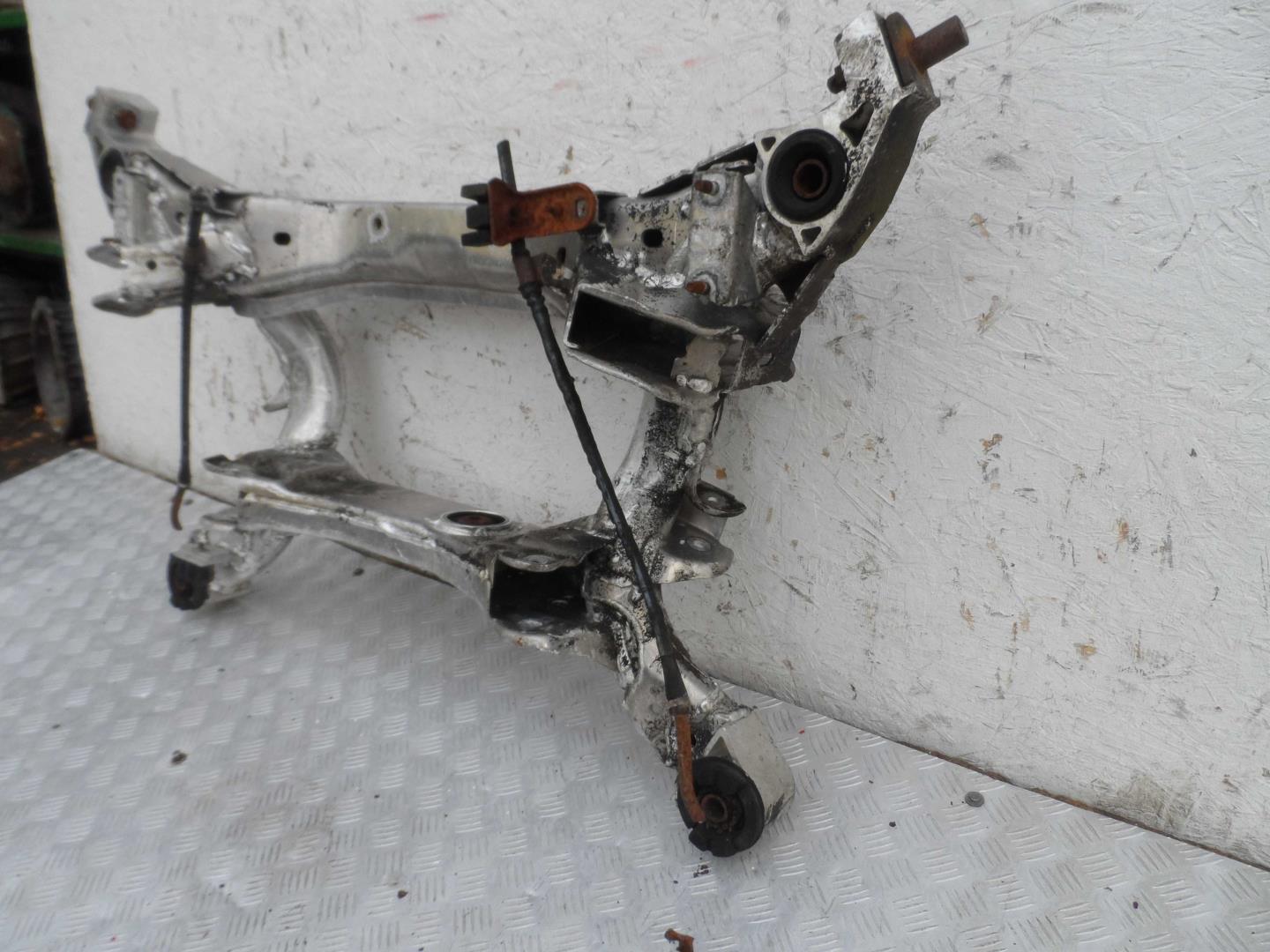 Балка задняя