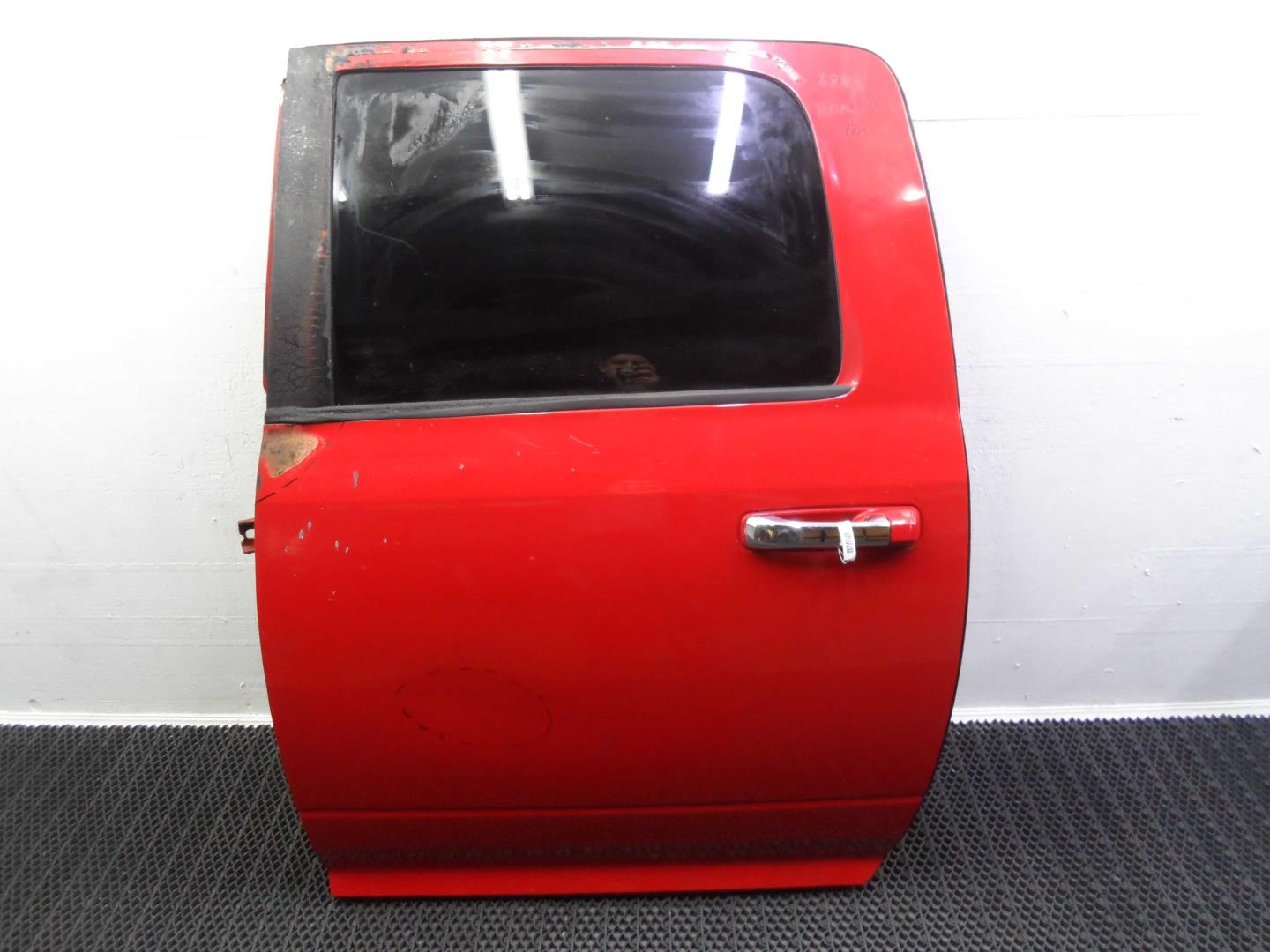 Дверь задняя левая