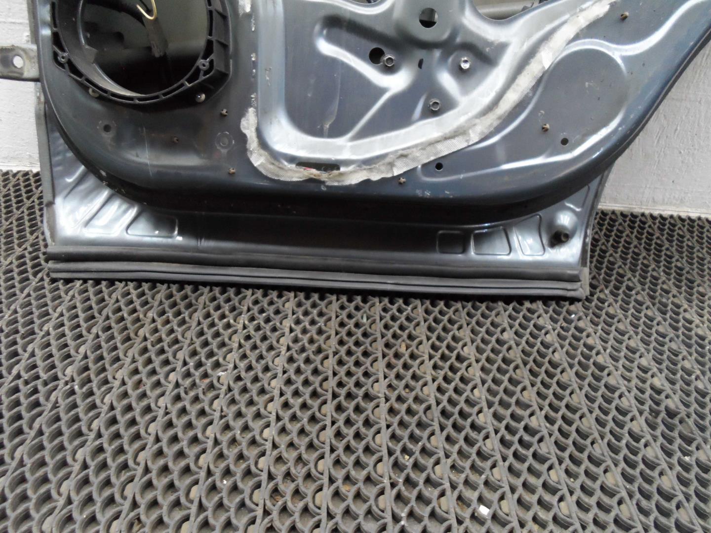 Замок двери задней правой