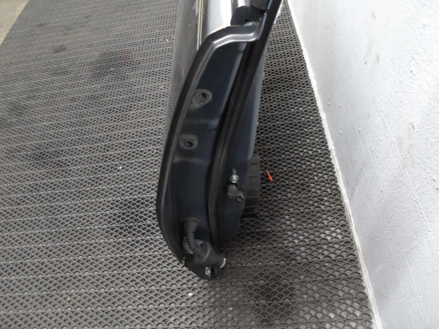 Замок двери задней правой