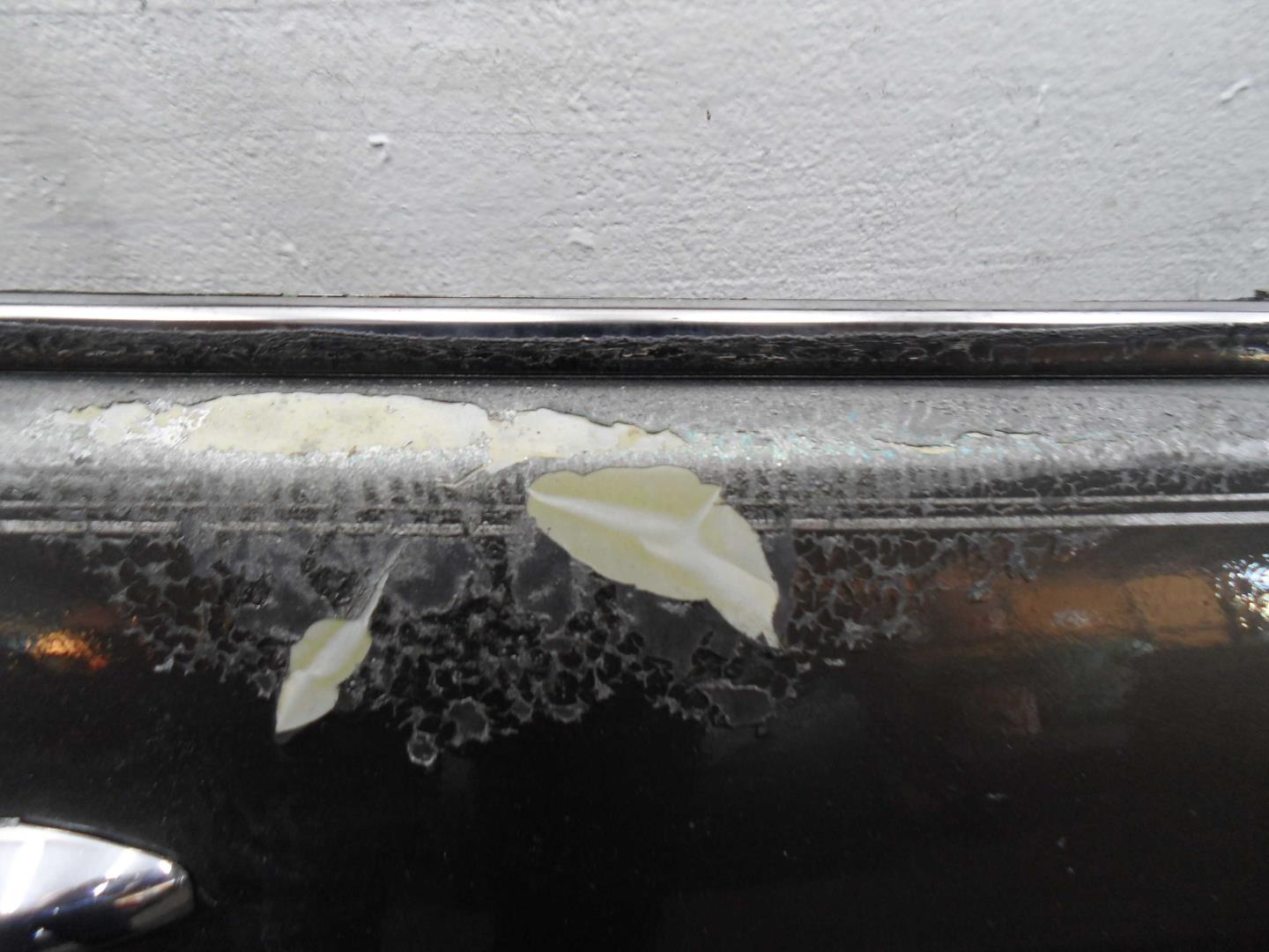 Петля двери