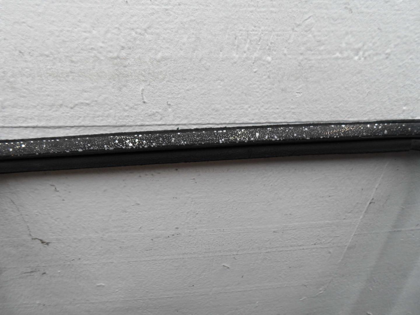 Петля двери