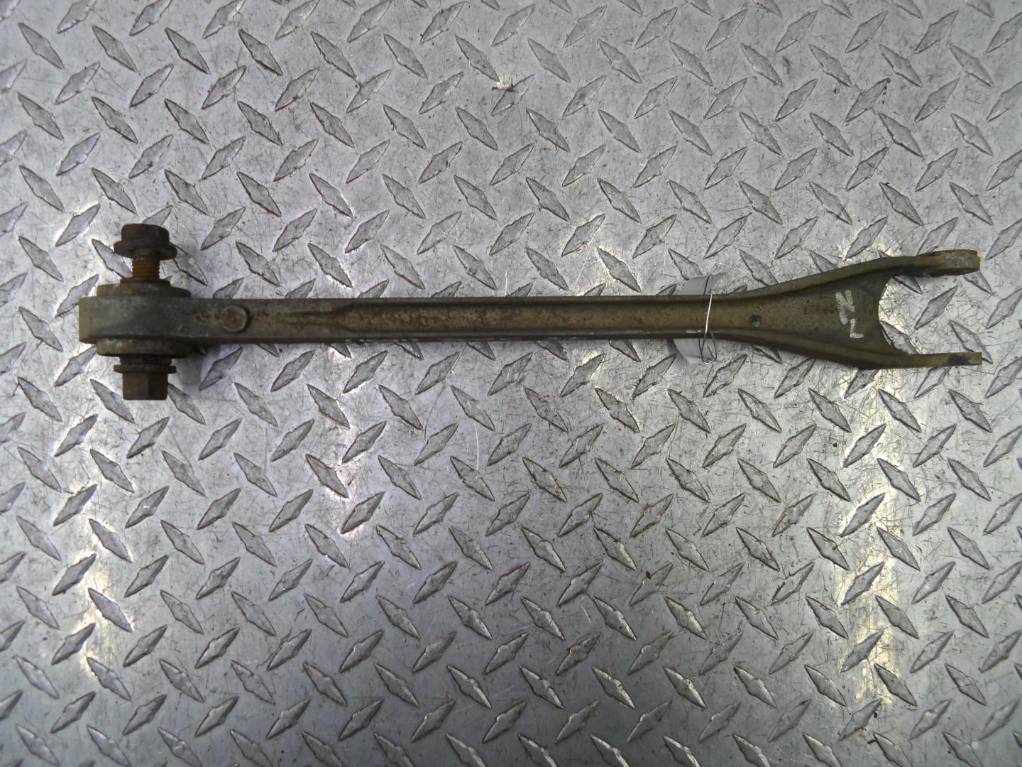 Рычаг задний левый