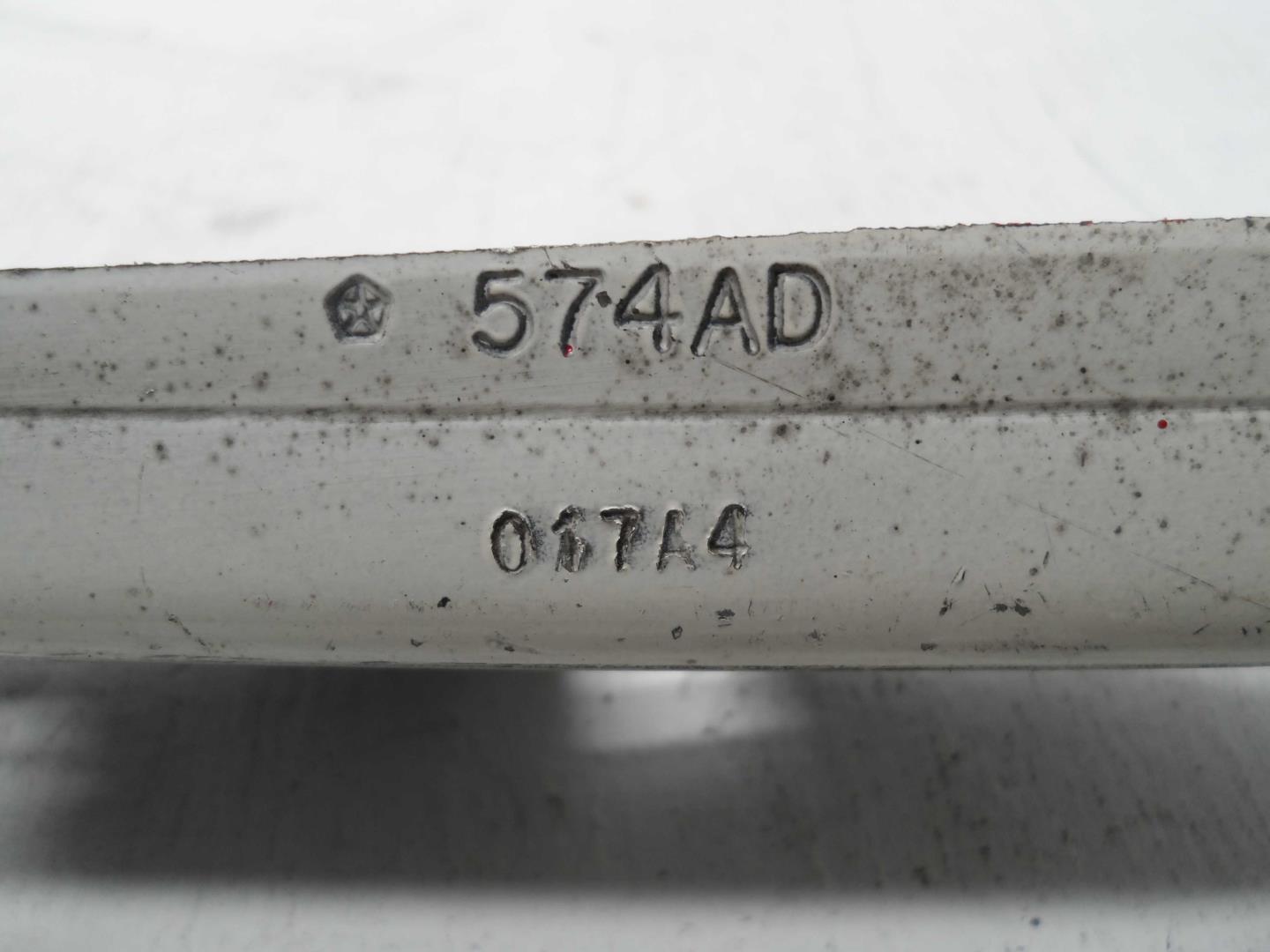 Петля капота правая