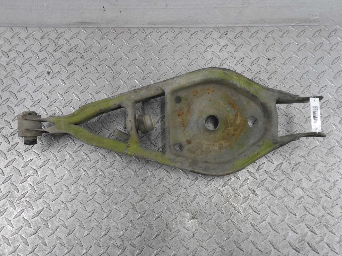 Рычаг задний правый