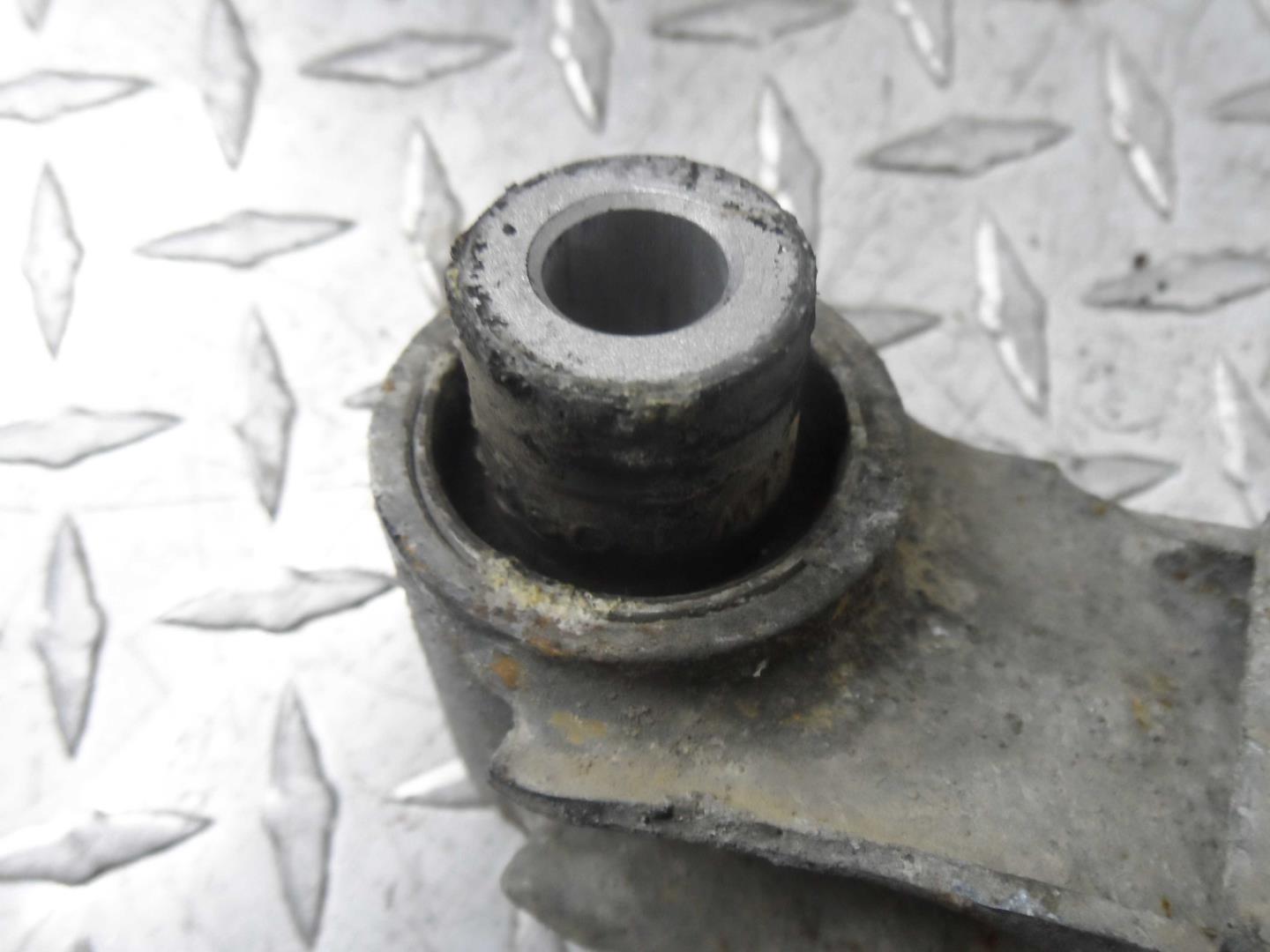 Рычаг задний правый