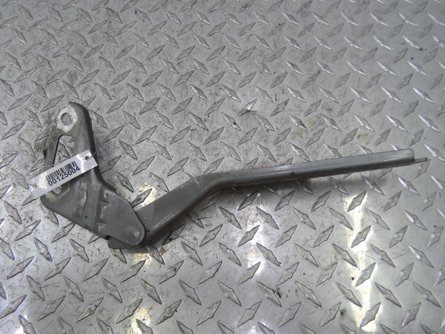 Петля капота левая