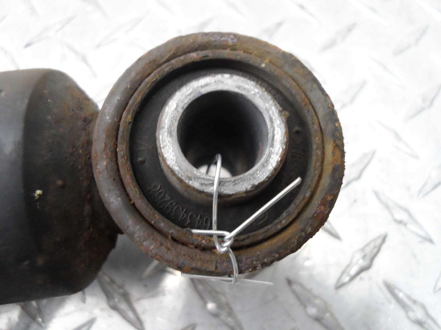 Амортизатор задний правый