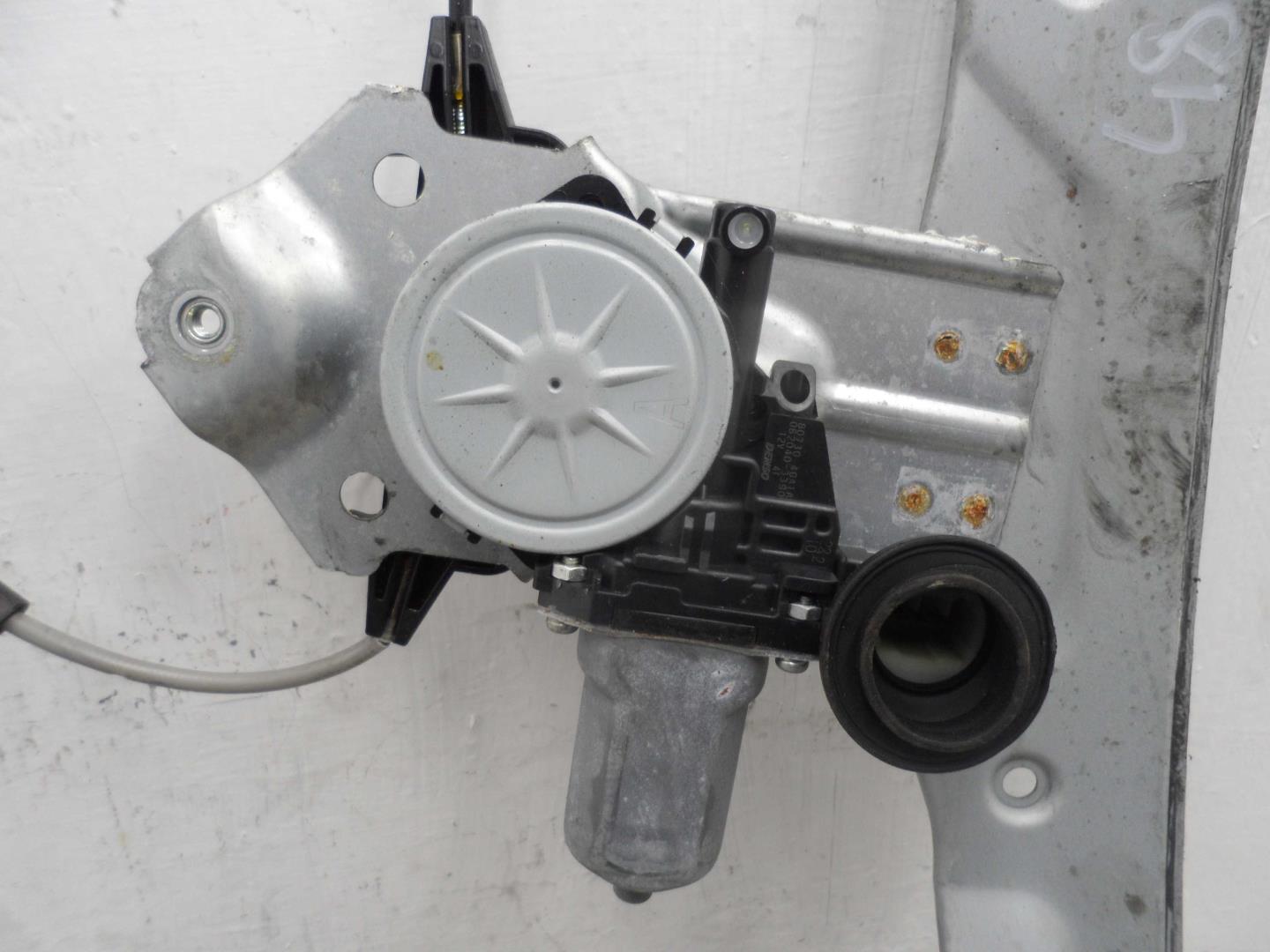 Стеклоподъемник электр. передний правый