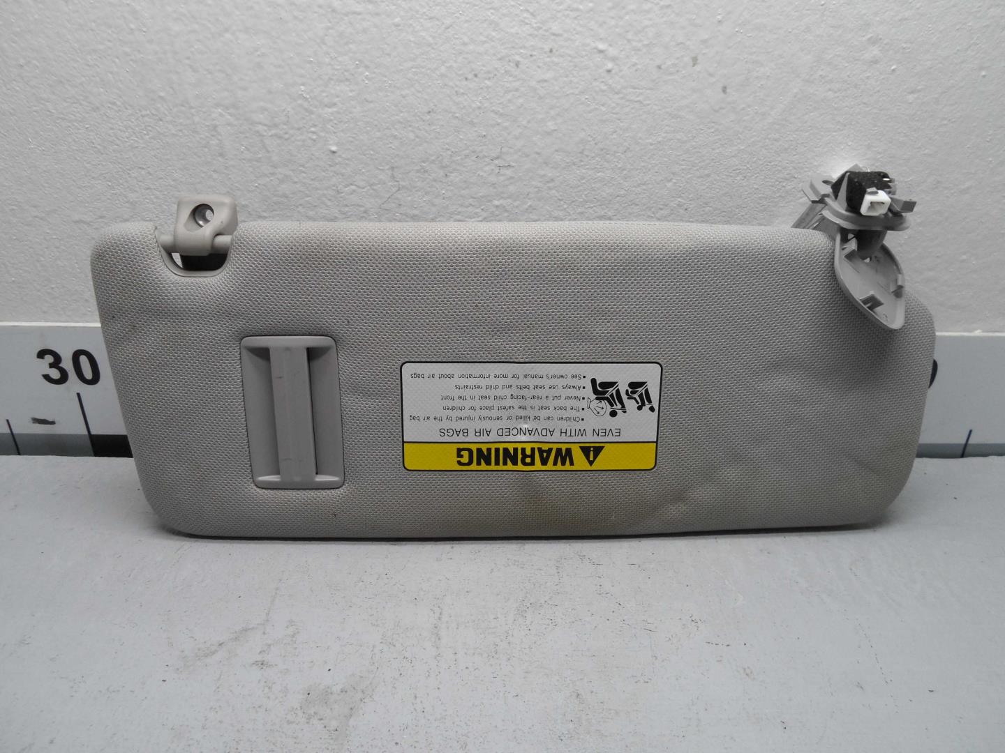 Козырек солнцезащитный