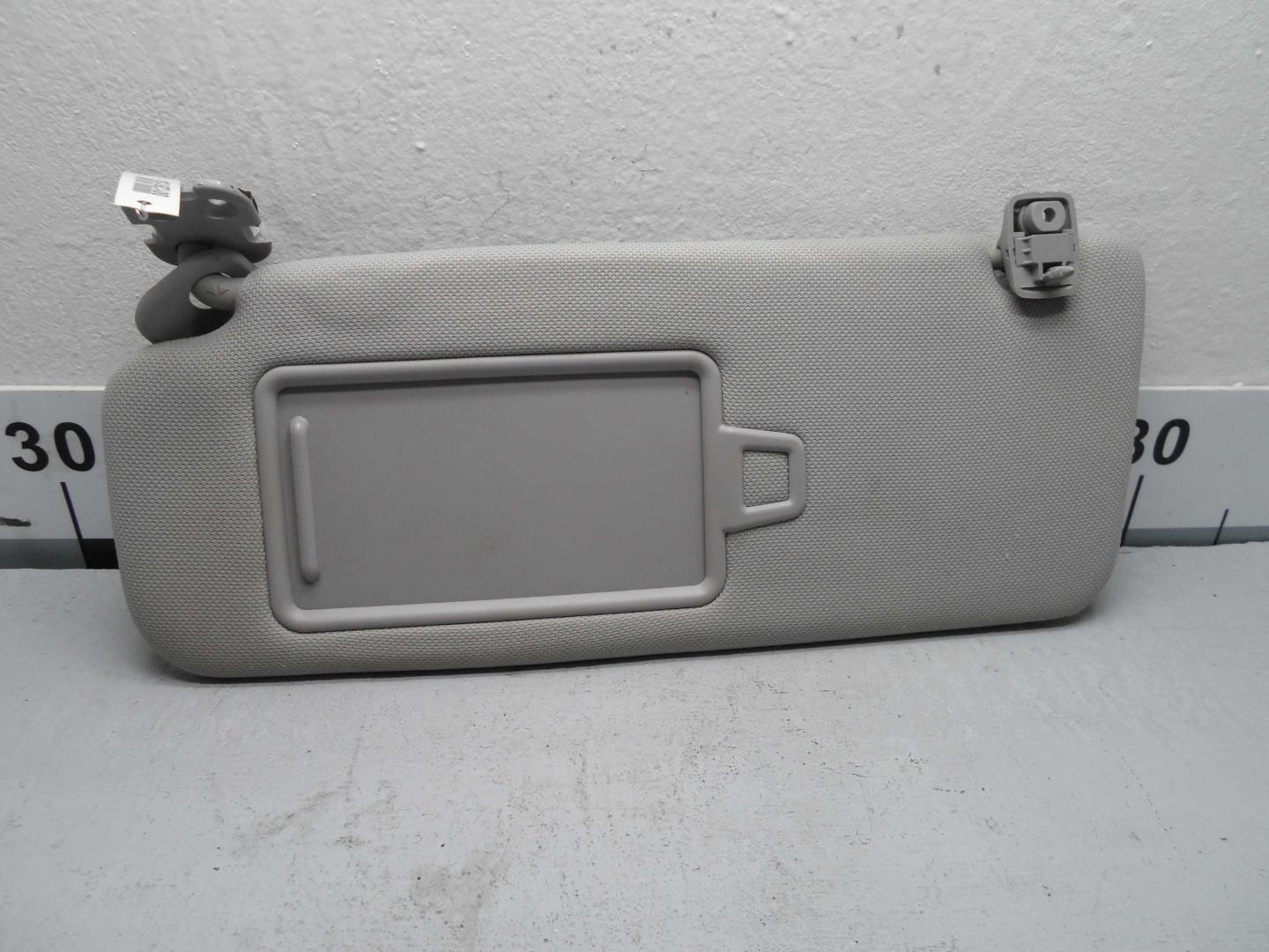 Козырек солнцезащитный