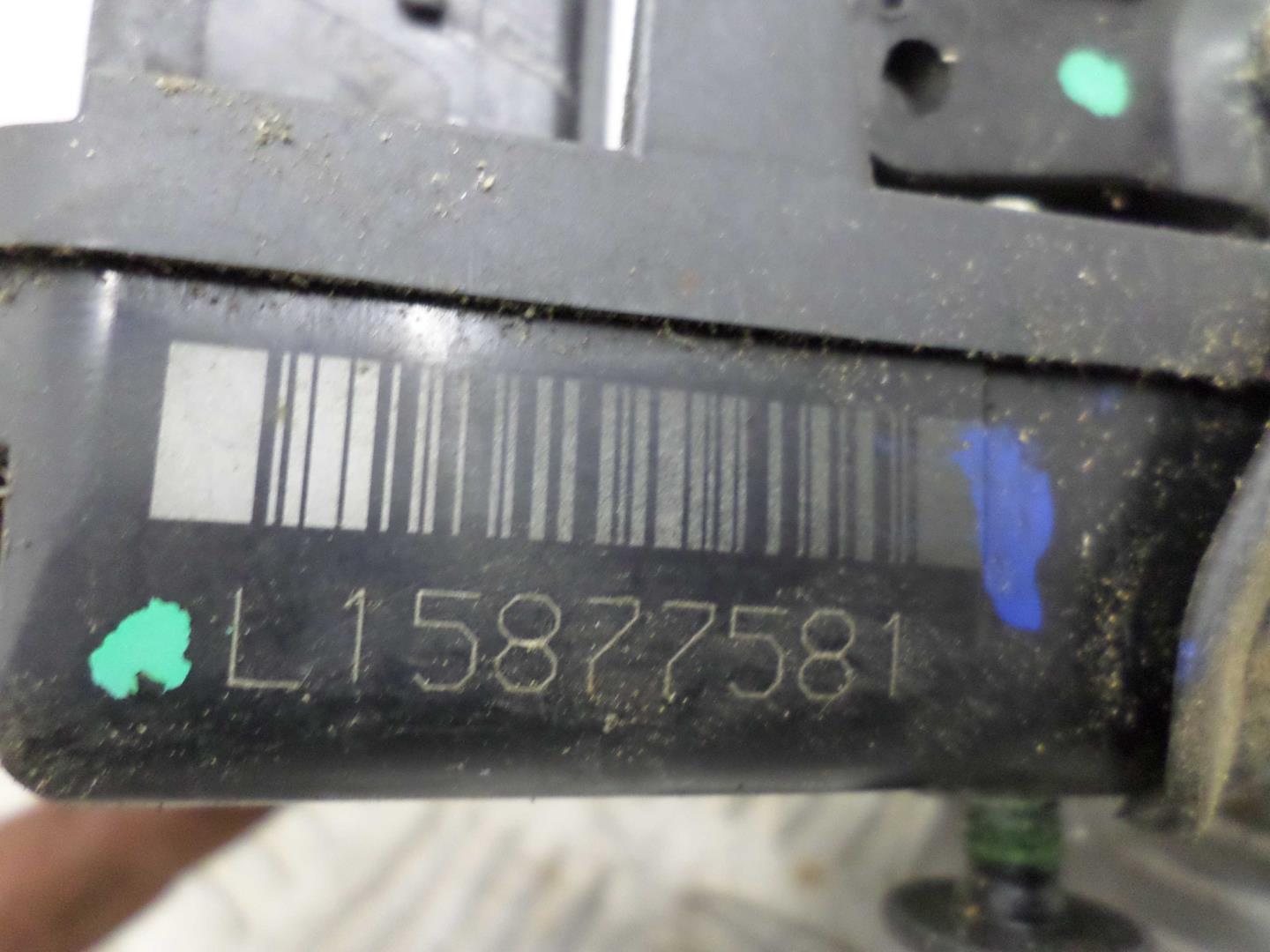 Замок двери передней левой